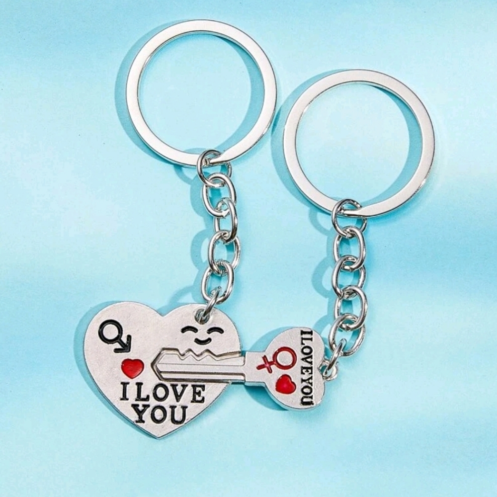 2 pcs Heart and Key Pendant Keychain